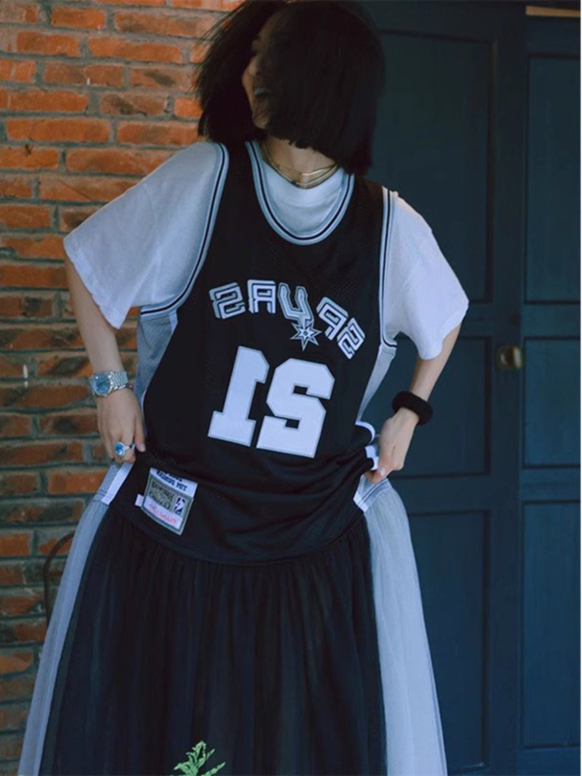 篮球服搭配裙子 篮球服搭配裙子的时尚搭配指南